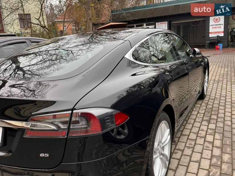 Ліфтбек Tesla Model S 2015 в Чернівцях фото 8 Ліфтбек Tesla Model S 2015 в Чернівцях