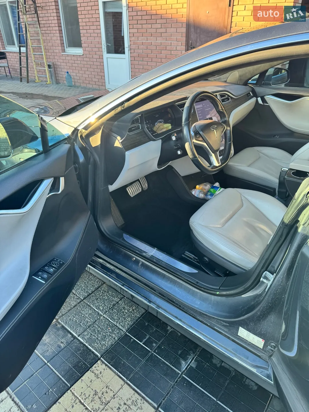 2015 Tesla Model S - мініатюра 10
