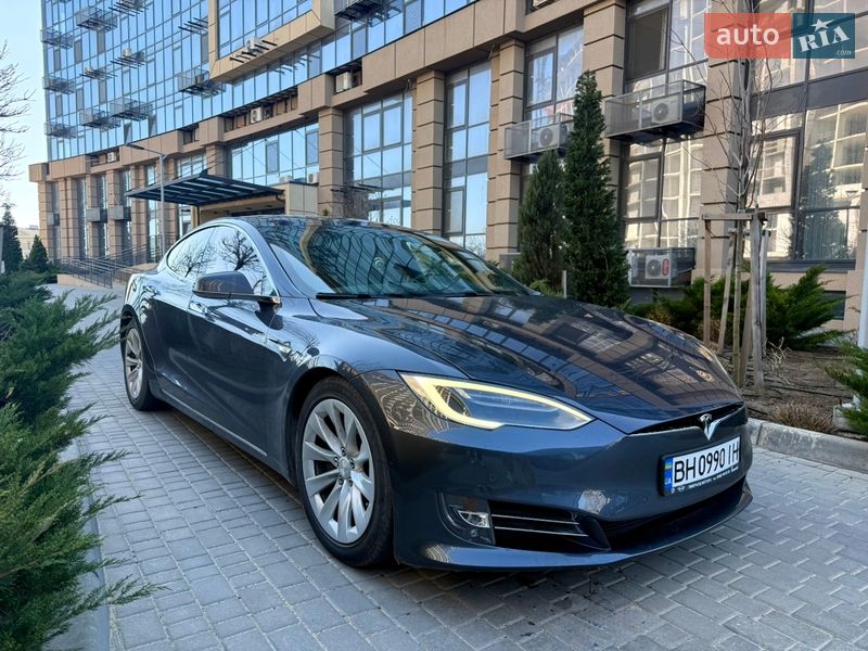 Лифтбек Tesla Model S 2016 в Одессе