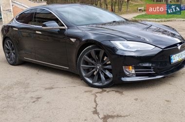 Ліфтбек Tesla Model S 2016 в Івано-Франківську