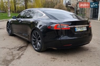 Лифтбек Tesla Model S 2016 в Ивано-Франковске