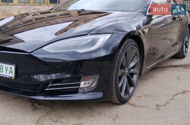 Лифтбек Tesla Model S 2016 в Ивано-Франковске