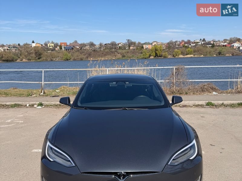Лифтбек Tesla Model S 2020 в Кропивницком