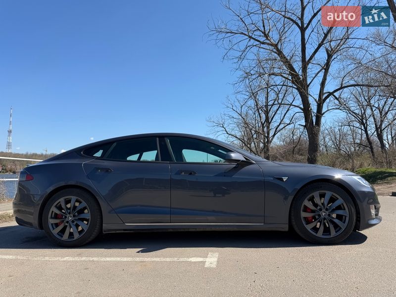 Лифтбек Tesla Model S 2020 в Кропивницком