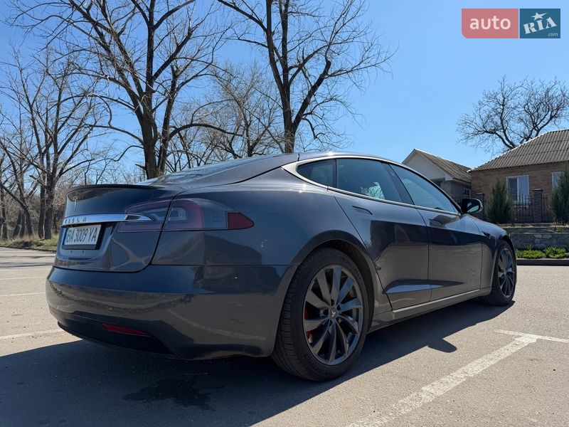 Лифтбек Tesla Model S 2020 в Кропивницком