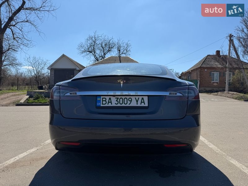 Лифтбек Tesla Model S 2020 в Кропивницком