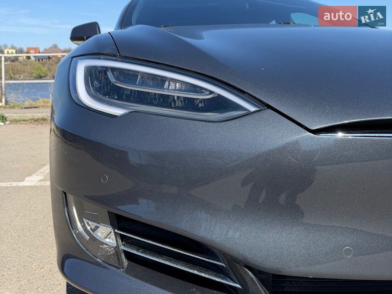 Лифтбек Tesla Model S 2020 в Кропивницком