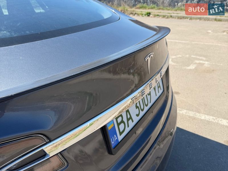 Лифтбек Tesla Model S 2020 в Кропивницком