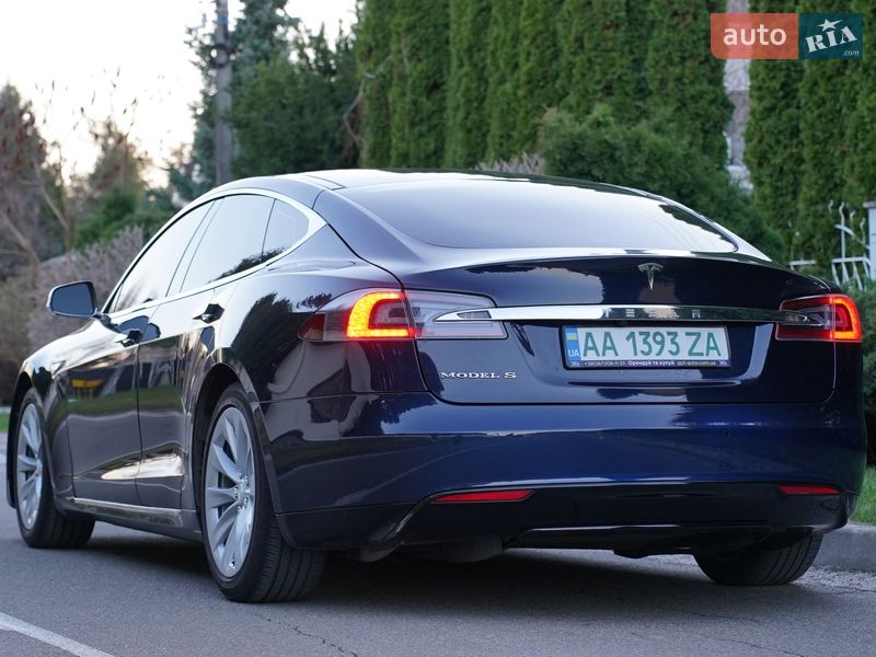 Ліфтбек Tesla Model S 2014 в Києві
