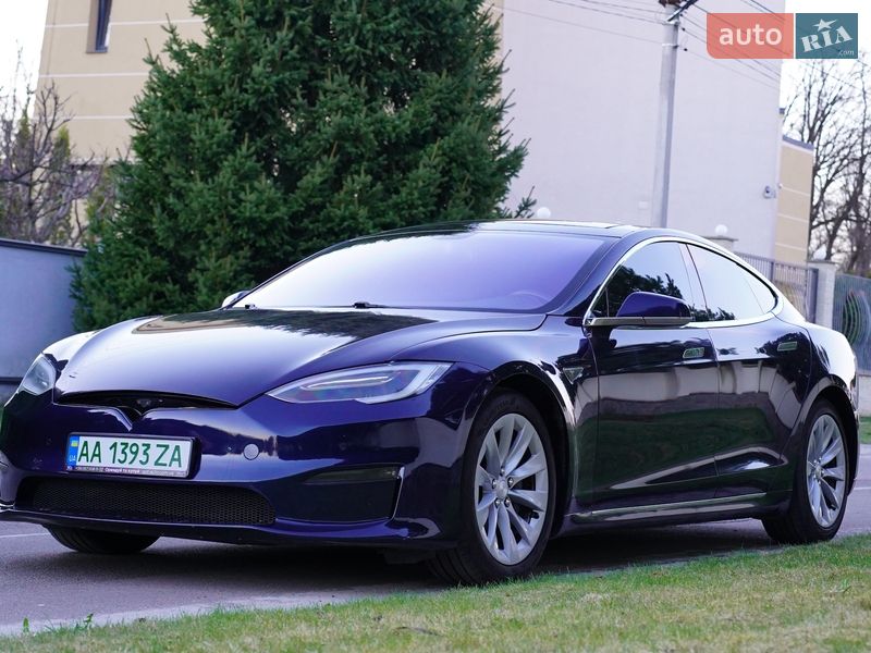 Ліфтбек Tesla Model S 2014 в Києві