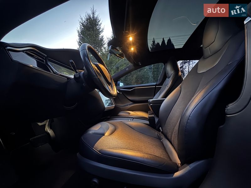 Ліфтбек Tesla Model S 2014 в Києві