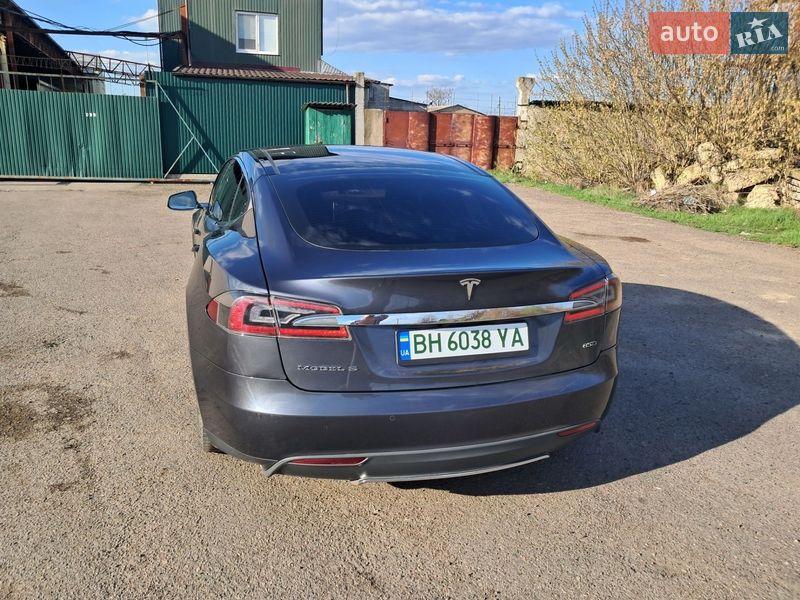 Лифтбек Tesla Model S 2015 в Одессе