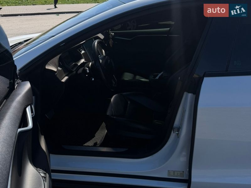 Лифтбек Tesla Model S 2015 в Запорожье фото 14 Лифтбек Tesla Model S 2015 в Запорожье