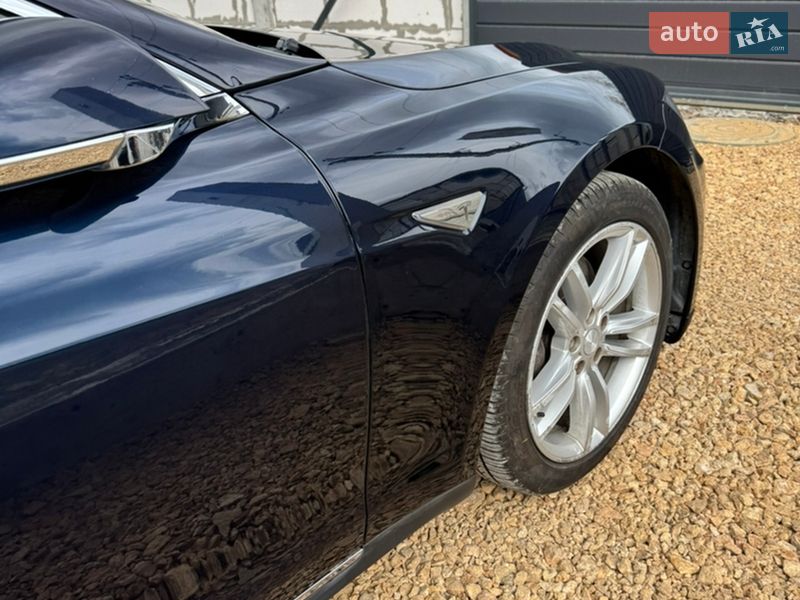 Ліфтбек Tesla Model S 2013 в Одесі