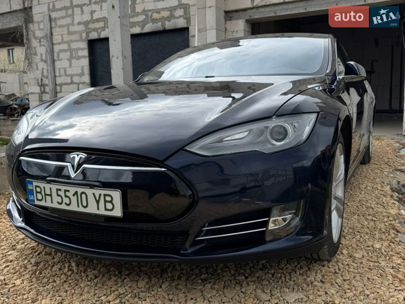 Ліфтбек Tesla Model S 2013 в Одесі
