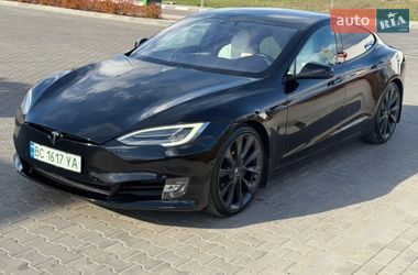 Ліфтбек Tesla Model S 2019 в Стрию