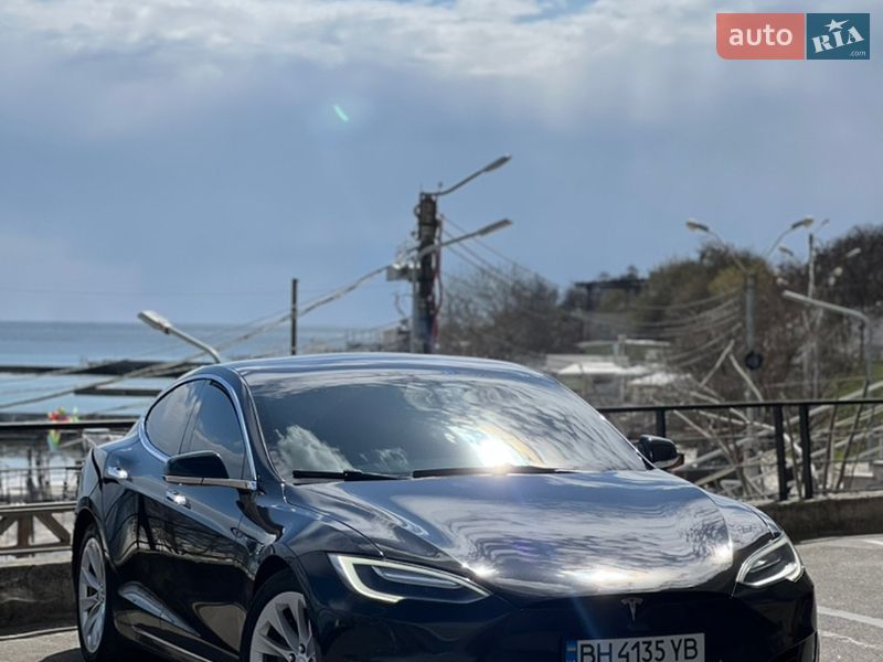 Ліфтбек Tesla Model S 2017 в Одесі