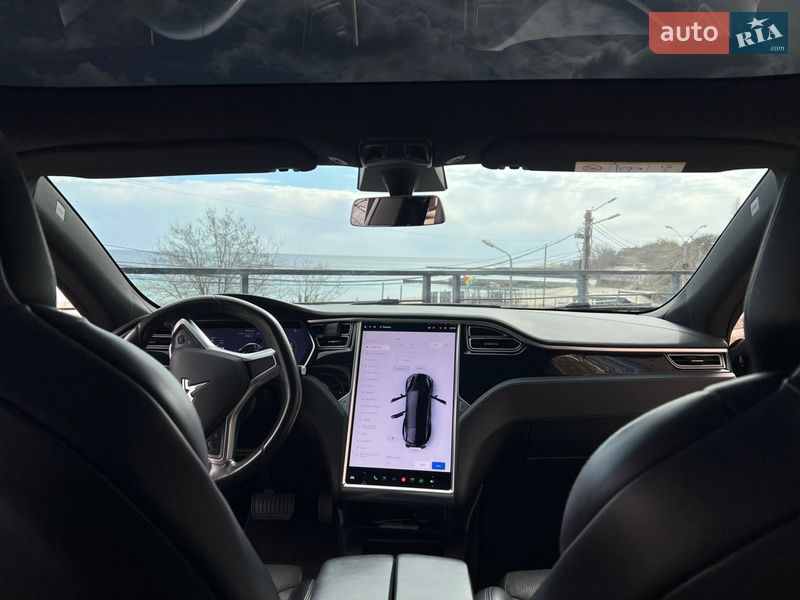 Ліфтбек Tesla Model S 2017 в Одесі