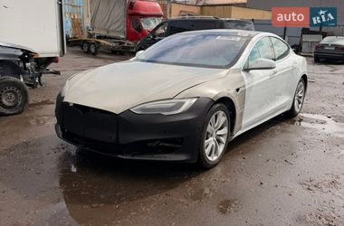 Лифтбек Tesla Model S 2018 в Ровно