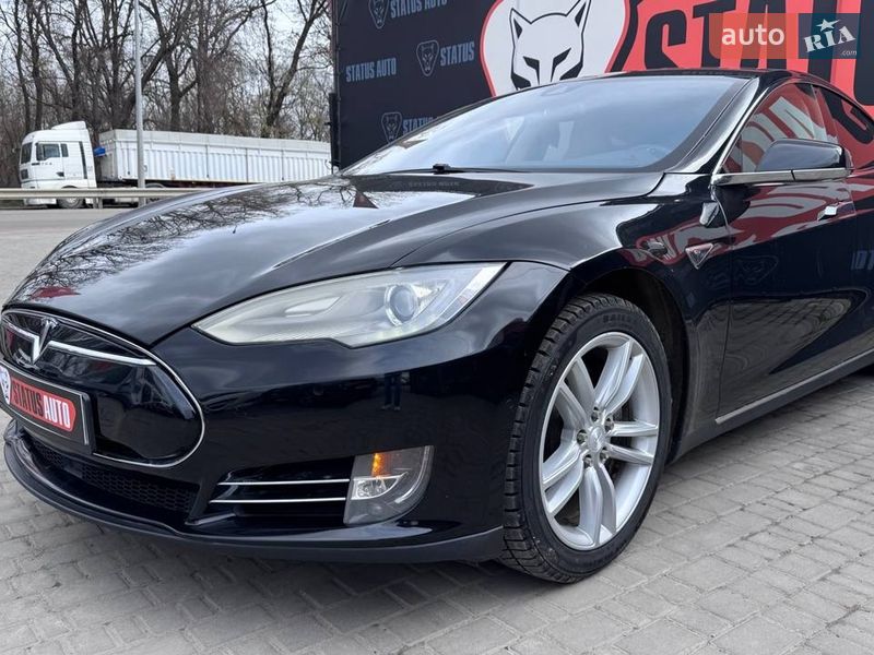 Ліфтбек Tesla Model S 2015 в Вінниці фото 2 Ліфтбек Tesla Model S 2015 в Вінниці