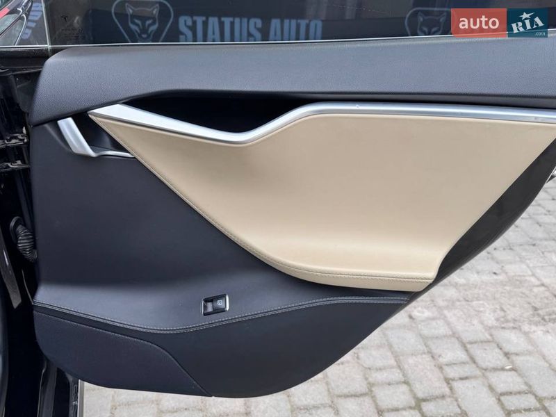 Ліфтбек Tesla Model S 2015 в Вінниці фото 30 Ліфтбек Tesla Model S 2015 в Вінниці