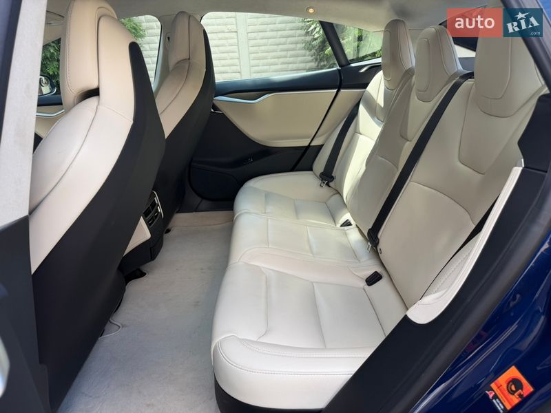 Лифтбек Tesla Model S 2018 в Харькове