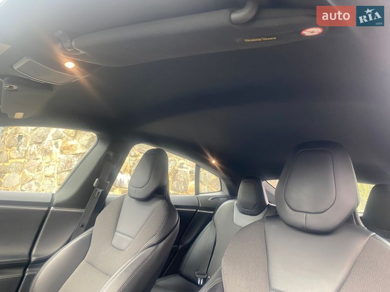 Ліфтбек Tesla Model S 2017 в Самборі