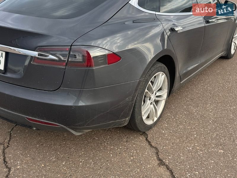 Ліфтбек Tesla Model S 2015 в Одесі фото 3 Ліфтбек Tesla Model S 2015 в Одесі