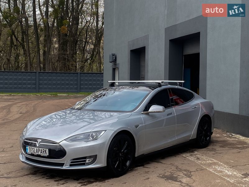 Лифтбек Tesla Model S 2013 в Киеве