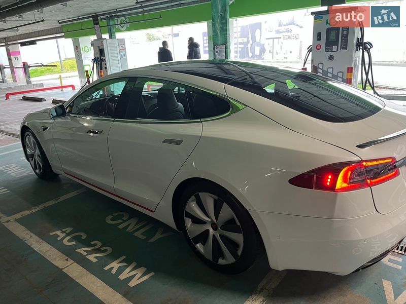 Ліфтбек Tesla Model S 2020 в Львові