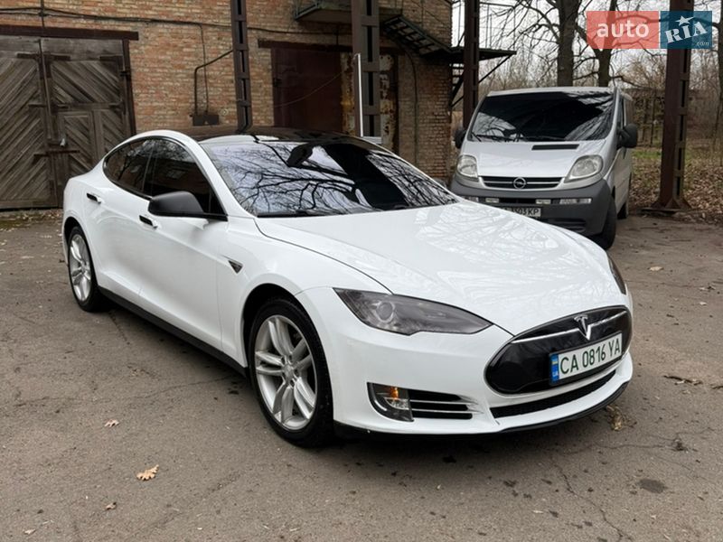 Ліфтбек Tesla Model S 2014 в Умані фото 9 Ліфтбек Tesla Model S 2014 в Умані