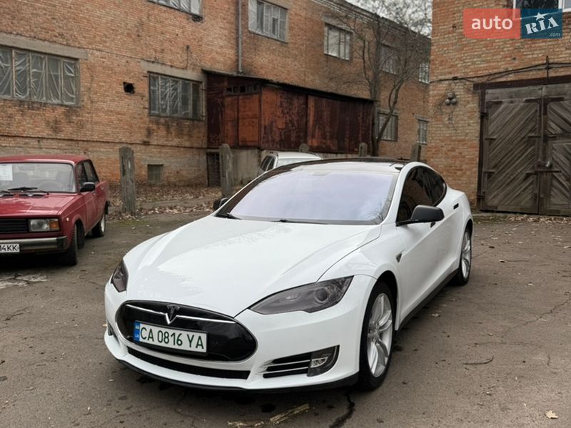 Ліфтбек Tesla Model S 2014 в Умані фото 13 Ліфтбек Tesla Model S 2014 в Умані