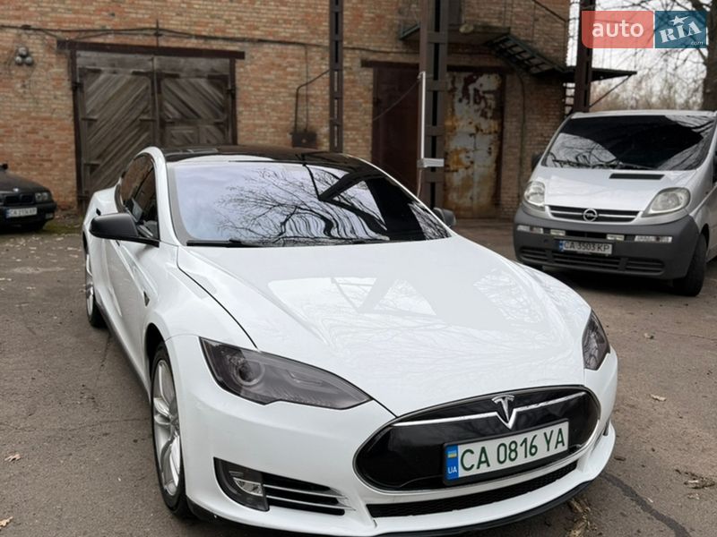 Ліфтбек Tesla Model S 2014 в Умані фото 16 Ліфтбек Tesla Model S 2014 в Умані