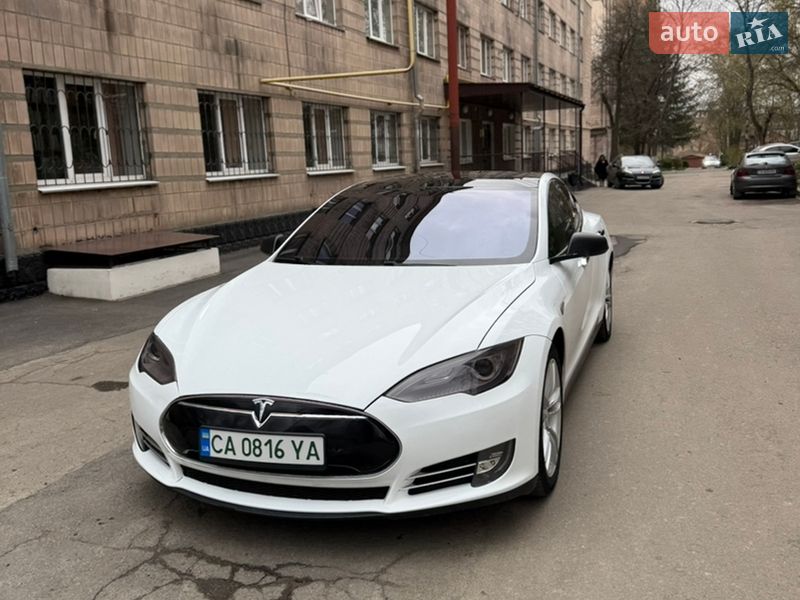 Ліфтбек Tesla Model S 2014 в Умані фото 43 Ліфтбек Tesla Model S 2014 в Умані