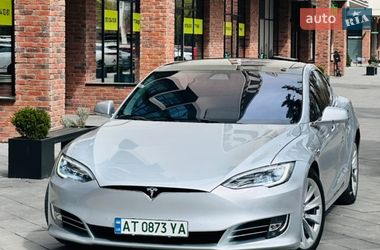 Лифтбек Tesla Model S 2016 в Ивано-Франковске
