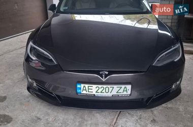 Ліфтбек Tesla Model S 2017 в Дніпрі