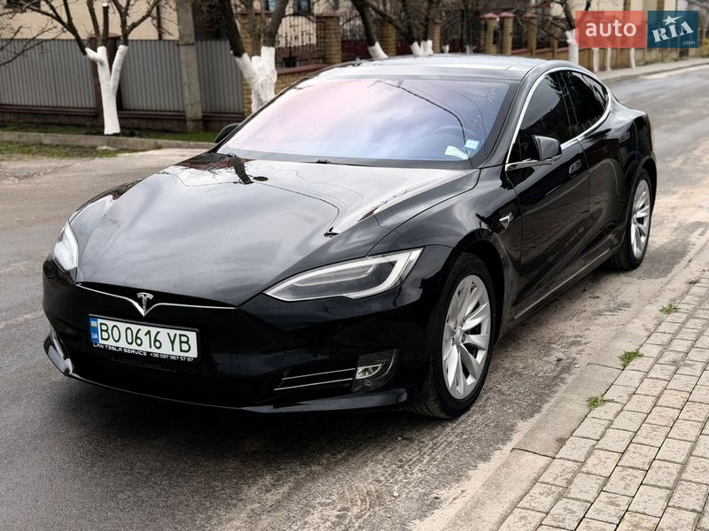 Лифтбек Tesla Model S 2017 в Тернополе