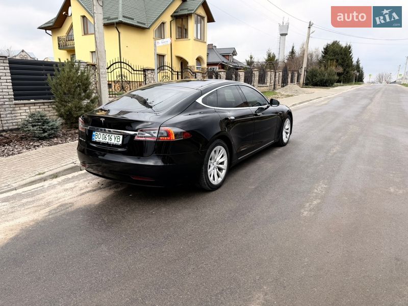 Лифтбек Tesla Model S 2017 в Тернополе