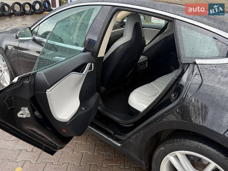 Лифтбек Tesla Model S 2014 в Кременчуге