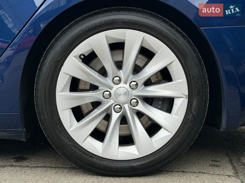 Ліфтбек Tesla Model S 2018 в Києві фото 17 Ліфтбек Tesla Model S 2018 в Києві