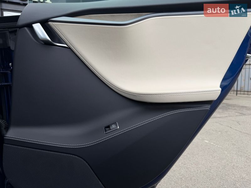 Ліфтбек Tesla Model S 2018 в Києві фото 32 Ліфтбек Tesla Model S 2018 в Києві