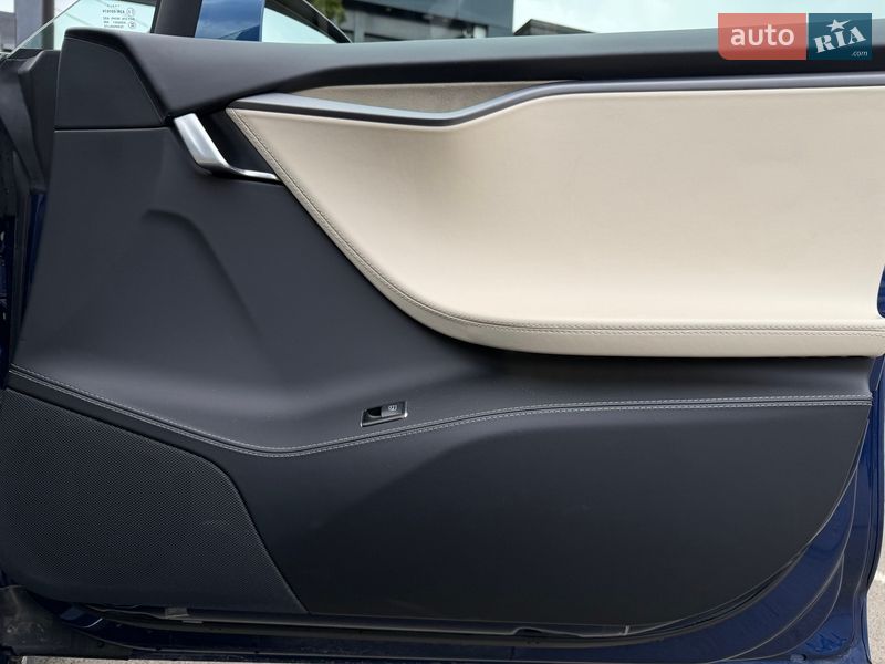 Ліфтбек Tesla Model S 2018 в Києві фото 34 Ліфтбек Tesla Model S 2018 в Києві