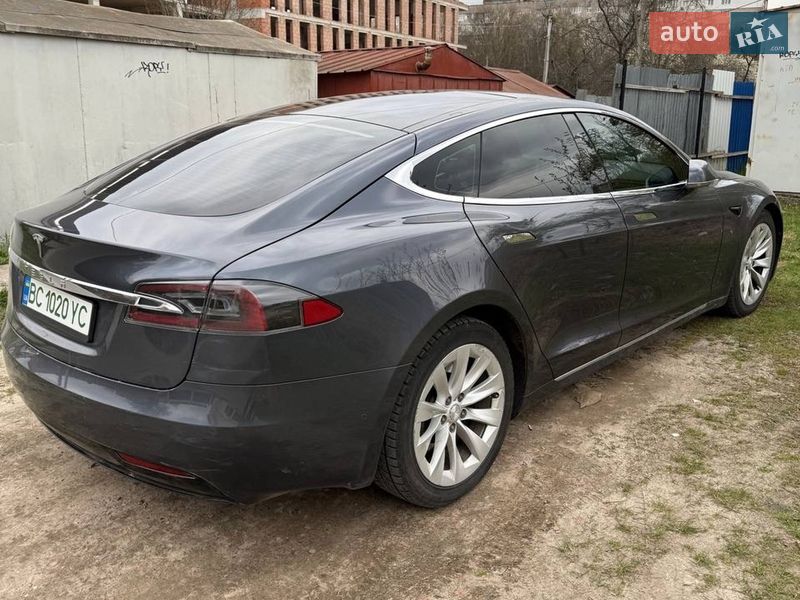 Лифтбек Tesla Model S 2017 в Львове фото 3 Лифтбек Tesla Model S 2017 в Львове