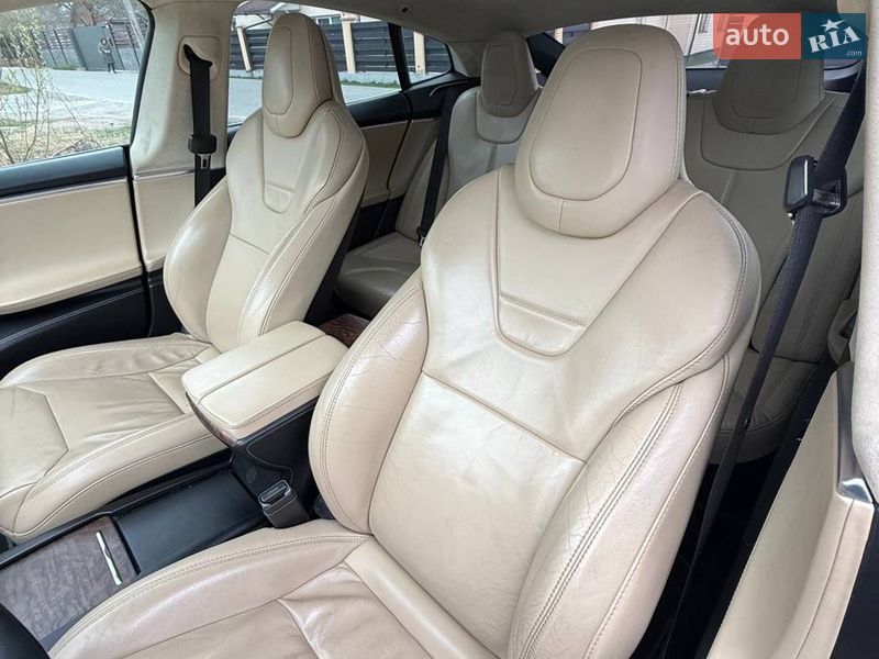 Лифтбек Tesla Model S 2017 в Львове фото 22 Лифтбек Tesla Model S 2017 в Львове