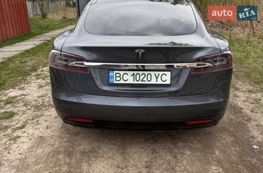 Лифтбек Tesla Model S 2017 в Львове