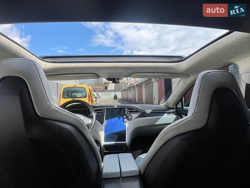 Ліфтбек Tesla Model S 2014 в Рівному