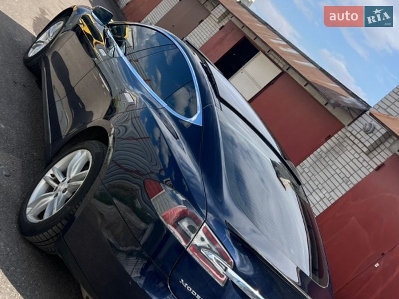 Ліфтбек Tesla Model S 2014 в Рівному