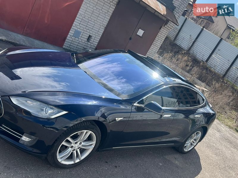 Ліфтбек Tesla Model S 2014 в Рівному