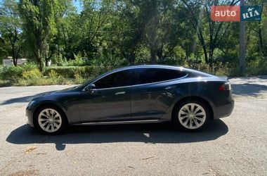 Лифтбек Tesla Model S 2017 в Кременчуге