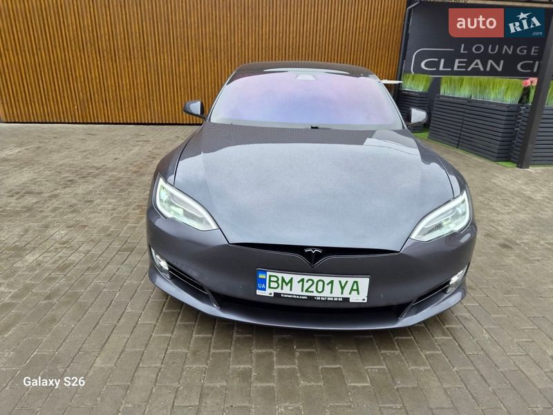 Лифтбек Tesla Model S 2019 в Сумах